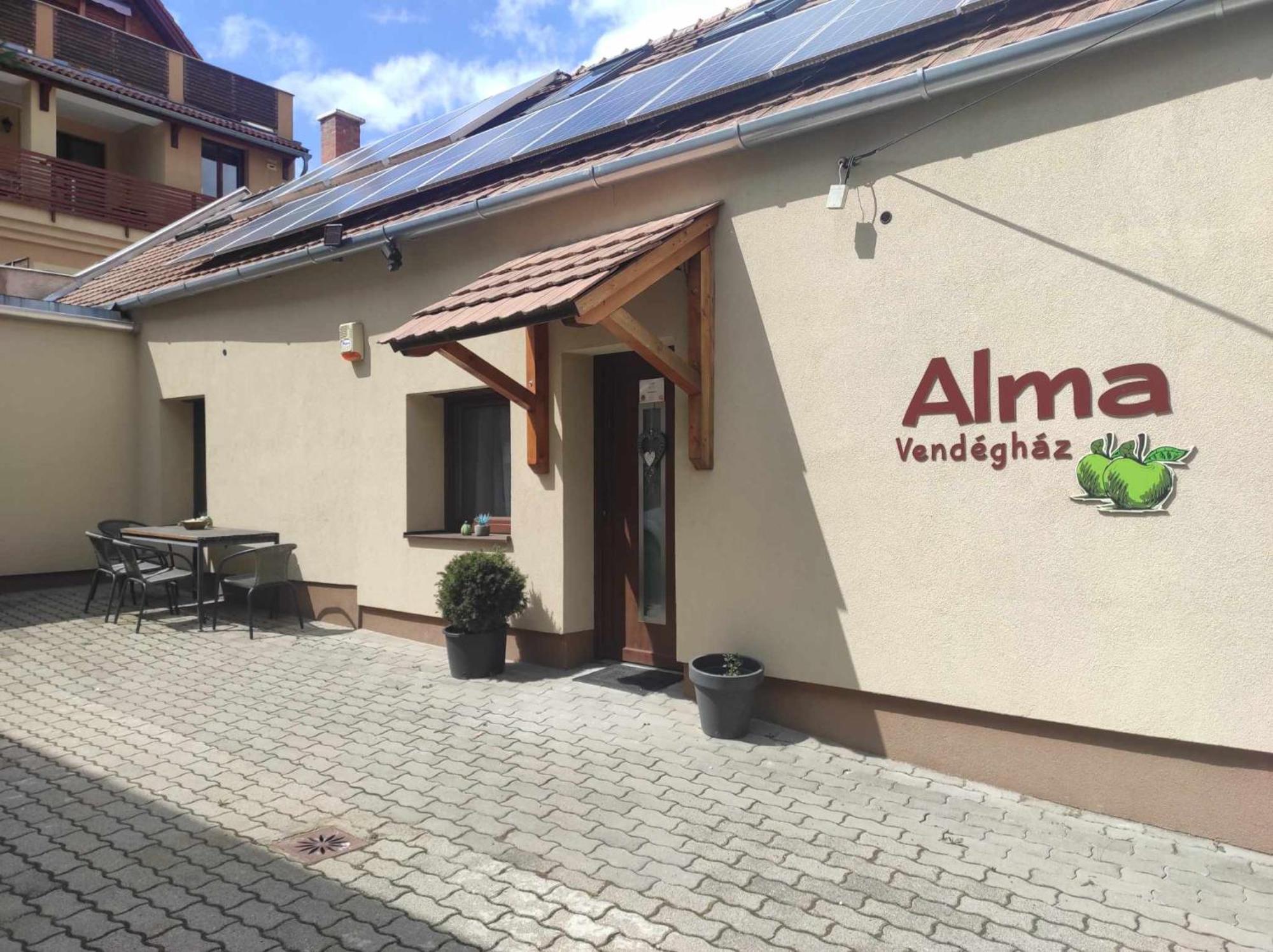 Alma Vendégház Hotel Veszprém Exterior foto